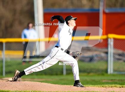 Thumbnail 2 in Bishop Grimes vs Syracuse photogallery.