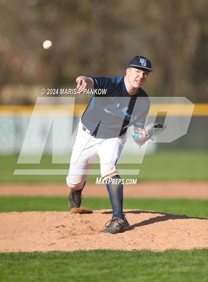 Thumbnail 1 in Bishop Grimes vs Syracuse photogallery.