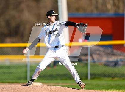 Thumbnail 2 in Bishop Grimes vs Syracuse photogallery.