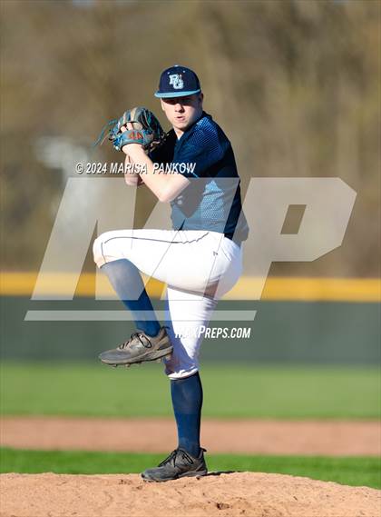 Thumbnail 3 in Bishop Grimes vs Syracuse photogallery.