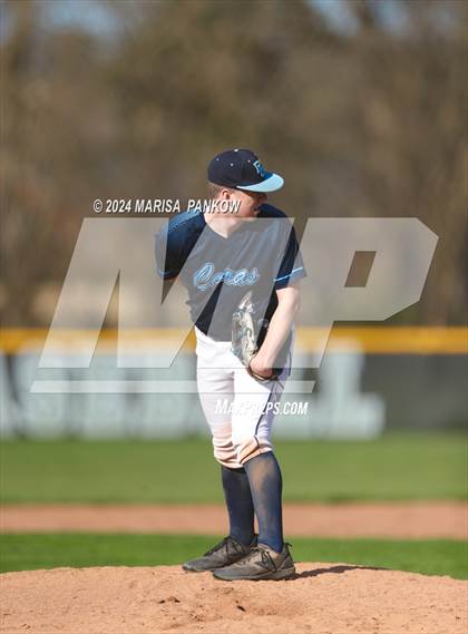 Thumbnail 2 in Bishop Grimes vs Syracuse photogallery.