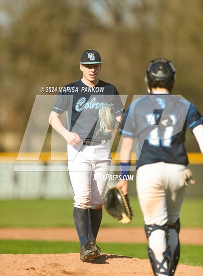 Thumbnail 2 in Bishop Grimes vs Syracuse photogallery.