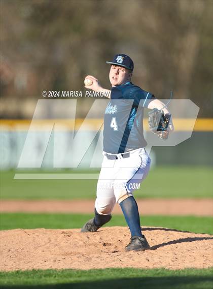 Thumbnail 3 in Bishop Grimes vs Syracuse photogallery.