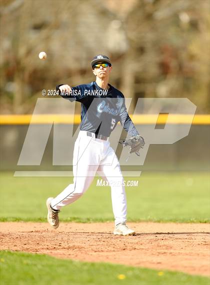 Thumbnail 3 in Bishop Grimes vs Syracuse photogallery.