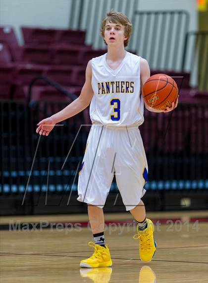 Thumbnail 3 in Blanco vs. Karnes City (UIL 2A Bi-District Playoff) photogallery.