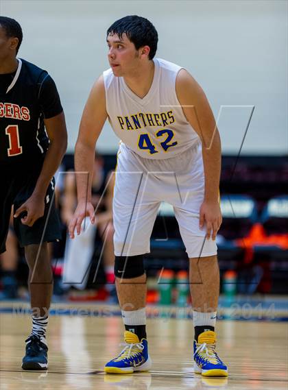 Thumbnail 1 in Blanco vs. Karnes City (UIL 2A Bi-District Playoff) photogallery.