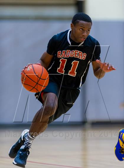 Thumbnail 3 in Blanco vs. Karnes City (UIL 2A Bi-District Playoff) photogallery.