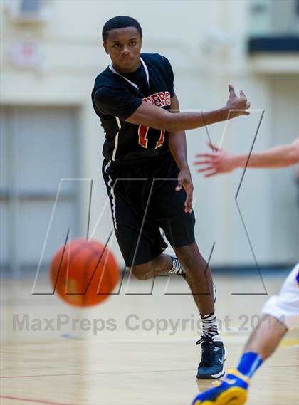 Thumbnail 2 in Blanco vs. Karnes City (UIL 2A Bi-District Playoff) photogallery.
