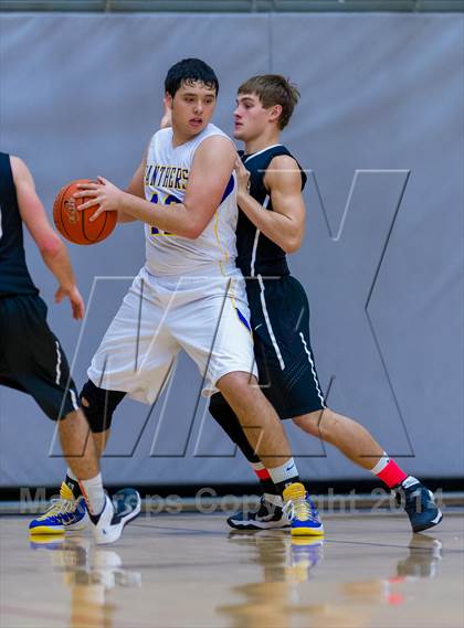 Thumbnail 3 in Blanco vs. Karnes City (UIL 2A Bi-District Playoff) photogallery.