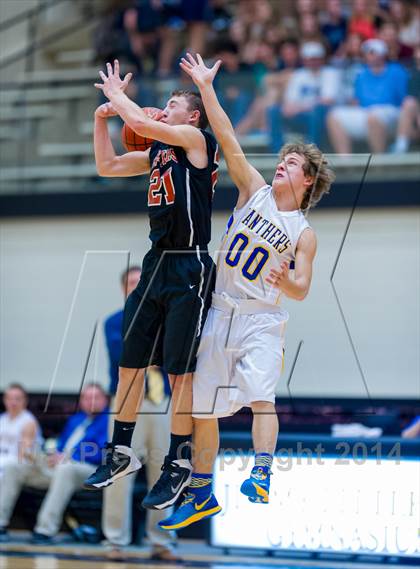 Thumbnail 1 in Blanco vs. Karnes City (UIL 2A Bi-District Playoff) photogallery.