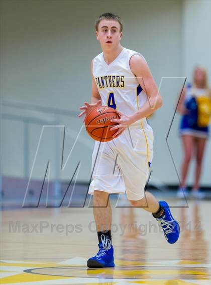 Thumbnail 2 in Blanco vs. Karnes City (UIL 2A Bi-District Playoff) photogallery.