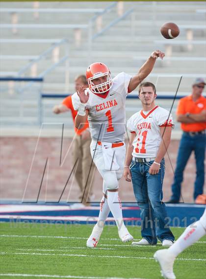 Thumbnail 3 in Celina vs. Melissa photogallery.