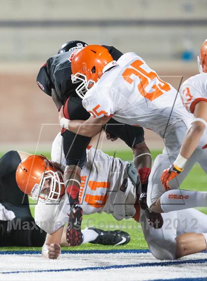 Thumbnail 1 in Celina vs. Melissa photogallery.