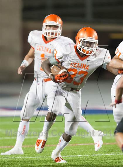 Thumbnail 1 in Celina vs. Melissa photogallery.