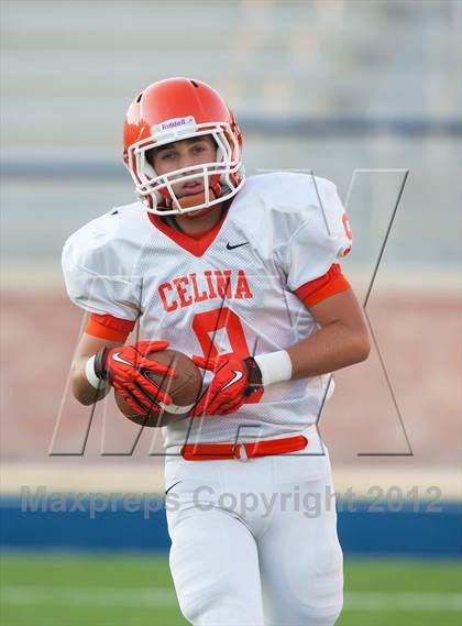 Thumbnail 2 in Celina vs. Melissa photogallery.