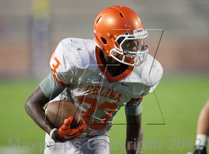 Thumbnail 2 in Celina vs. Melissa photogallery.