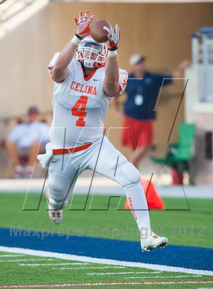 Thumbnail 3 in Celina vs. Melissa photogallery.