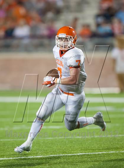 Thumbnail 2 in Celina vs. Melissa photogallery.