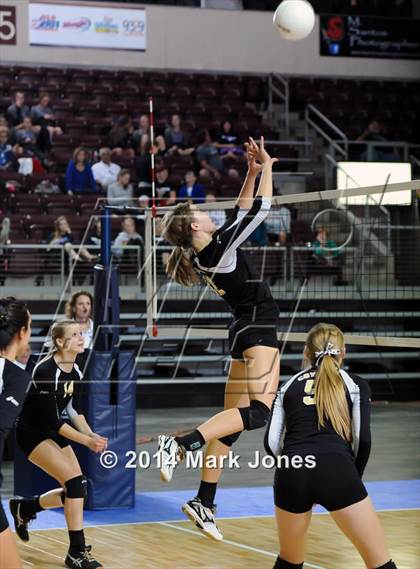 Thumbnail 2 in Arizona Lutheran Academy vs. Glendale Prep Academy (AIA D5 Final) photogallery.