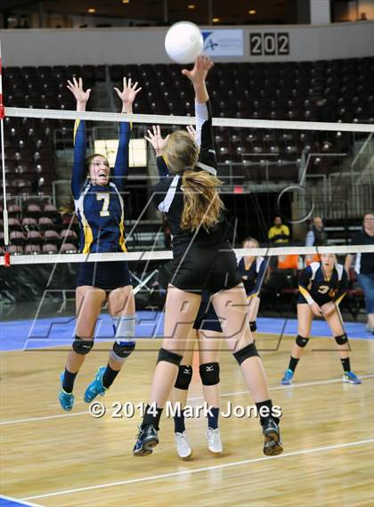 Thumbnail 1 in Arizona Lutheran Academy vs. Glendale Prep Academy (AIA D5 Final) photogallery.