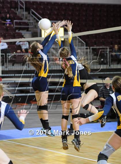 Thumbnail 3 in Arizona Lutheran Academy vs. Glendale Prep Academy (AIA D5 Final) photogallery.