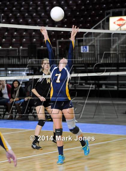 Thumbnail 1 in Arizona Lutheran Academy vs. Glendale Prep Academy (AIA D5 Final) photogallery.