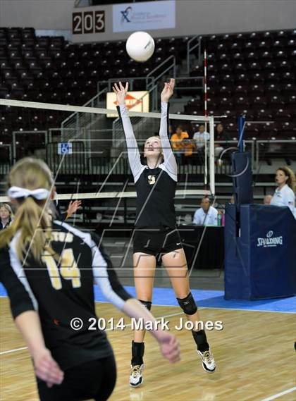 Thumbnail 3 in Arizona Lutheran Academy vs. Glendale Prep Academy (AIA D5 Final) photogallery.