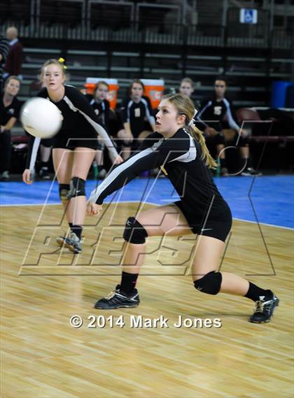 Thumbnail 2 in Arizona Lutheran Academy vs. Glendale Prep Academy (AIA D5 Final) photogallery.