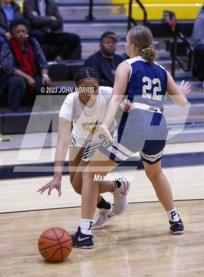 Thumbnail 3 in Fort Wayne Bishop Dwenger @ Fort Wayne Snider photogallery.