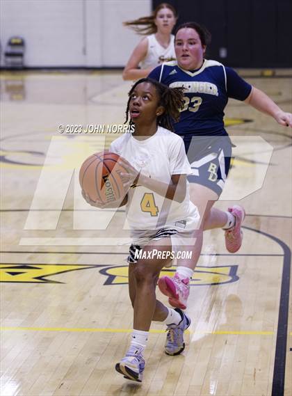 Thumbnail 2 in Fort Wayne Bishop Dwenger @ Fort Wayne Snider photogallery.