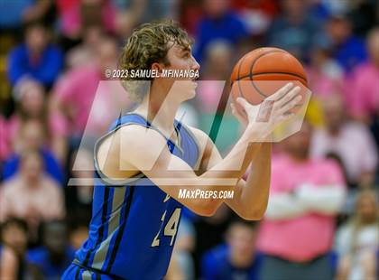 Thumbnail 1 in Lincoln East @ Pius X photogallery.