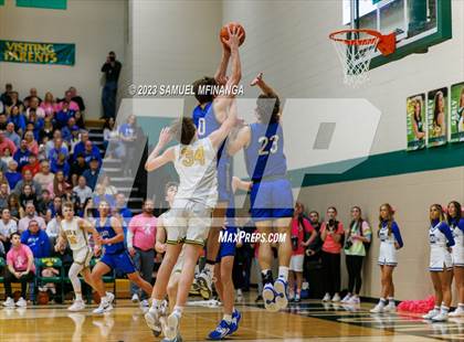 Thumbnail 3 in Lincoln East @ Pius X photogallery.