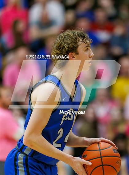 Thumbnail 2 in Lincoln East @ Pius X photogallery.