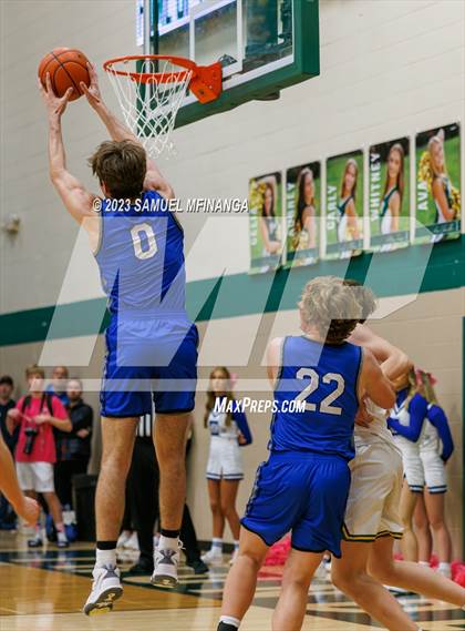 Thumbnail 2 in Lincoln East @ Pius X photogallery.