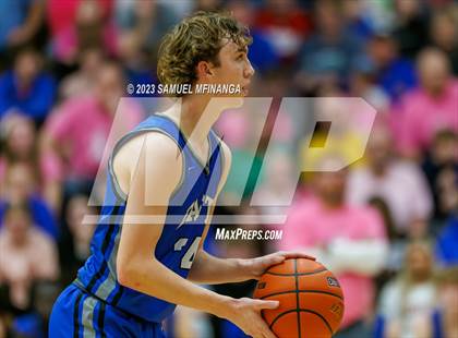 Thumbnail 2 in Lincoln East @ Pius X photogallery.