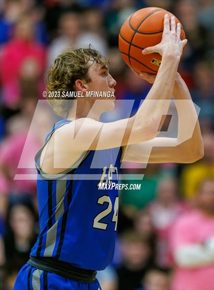 Thumbnail 3 in Lincoln East @ Pius X photogallery.