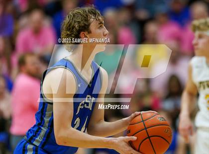 Thumbnail 2 in Lincoln East @ Pius X photogallery.