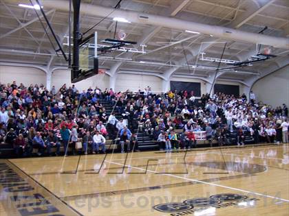 Thumbnail 2 in Sacred Heart-Griffin TOC Ceremony photogallery.