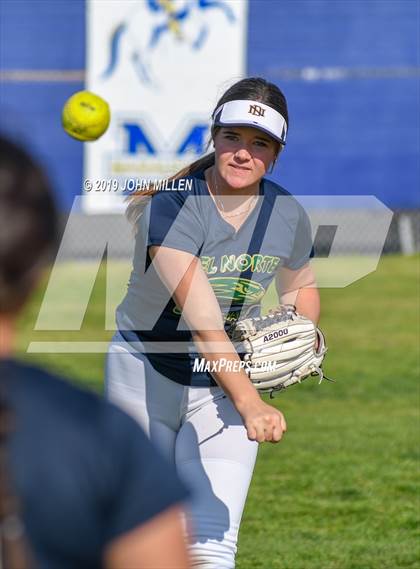 Thumbnail 3 in Del Norte @ Mira Mesa photogallery.