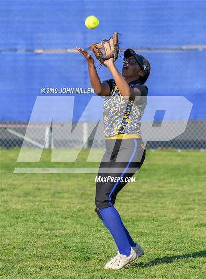 Thumbnail 1 in Del Norte @ Mira Mesa photogallery.