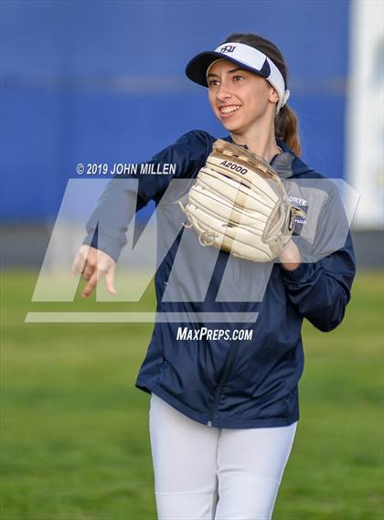 Thumbnail 3 in Del Norte @ Mira Mesa photogallery.