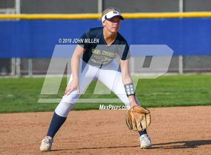 Thumbnail 1 in Del Norte @ Mira Mesa photogallery.