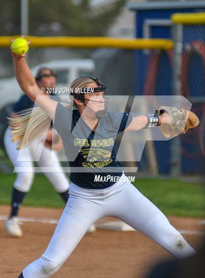 Thumbnail 1 in Del Norte @ Mira Mesa photogallery.