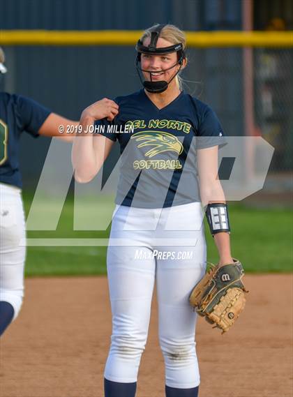 Thumbnail 3 in Del Norte @ Mira Mesa photogallery.