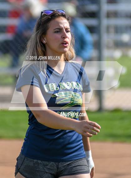 Thumbnail 3 in Del Norte @ Mira Mesa photogallery.