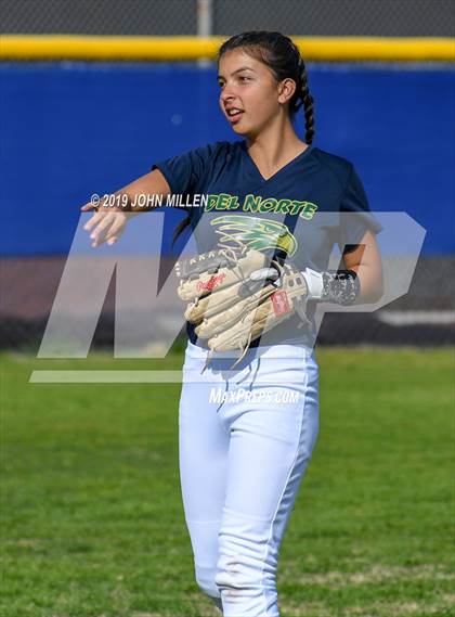 Thumbnail 3 in Del Norte @ Mira Mesa photogallery.