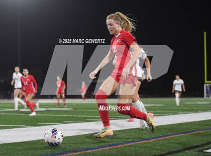 Thumbnail 2 in Troy vs. Mater Dei (CIF-SS Division 1 Final) photogallery.