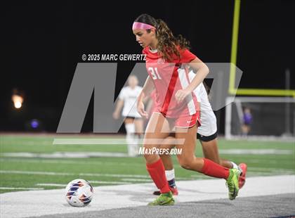 Thumbnail 3 in Troy vs. Mater Dei (CIF-SS Division 1 Final) photogallery.