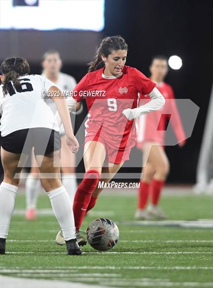 Thumbnail 2 in Troy vs. Mater Dei (CIF-SS Division 1 Final) photogallery.