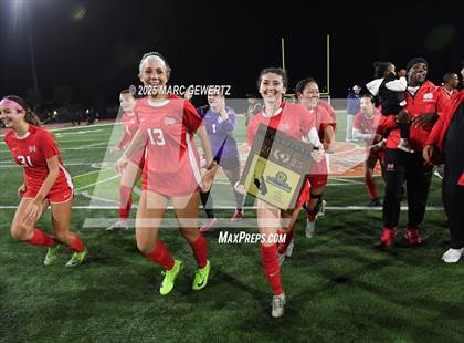 Thumbnail 3 in Troy vs. Mater Dei (CIF-SS Division 1 Final) photogallery.